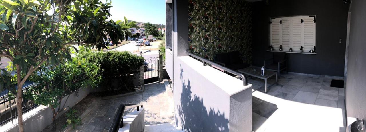 Glykanisos Suites Nea Peramos  Exterior photo